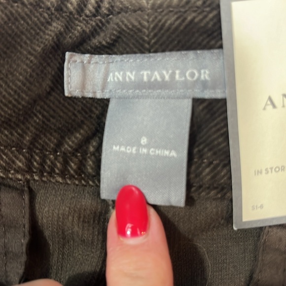 NEW Ann Taylor Lindsay BROWN corduroy capri PANTS sits lower on waist size 8 med - Picture 7 of 16